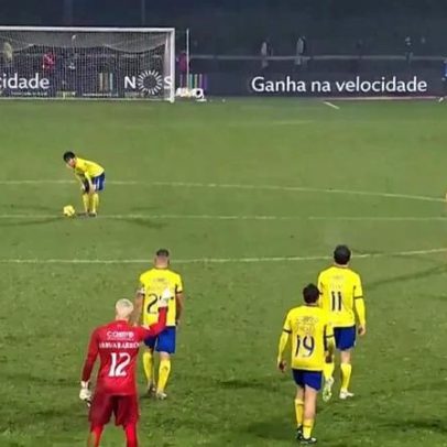 Momento da expulsão de Matheus Reis no Arouca-Sporting