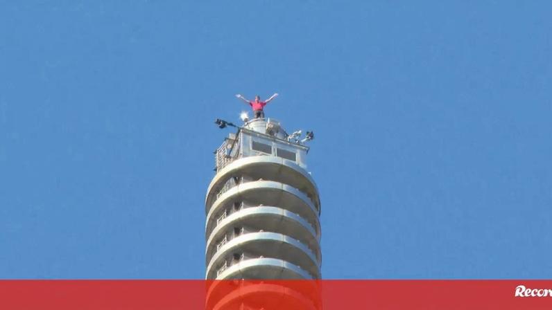 Feito, que terá demorado 1 hora e 35 minutos, aconteceu no Taipei 101, edifício mais alto de Taiwan e um dos maiores do mundo