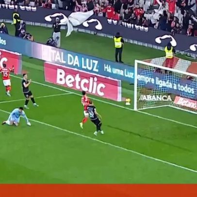 Lopes Cabral marca pelo Benfica e pede desculpas após o golo