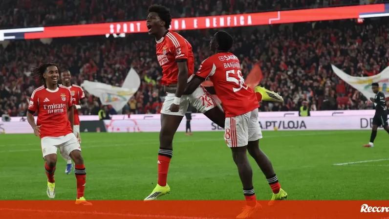 Na estreia pelo Benfica, Anísio Cabral marcou 62 segundos após entrar... com centro de Banjaqui