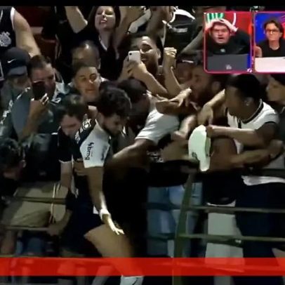 Yuri Alberto celebra golo com adeptos do Corinthians e fica sem calções