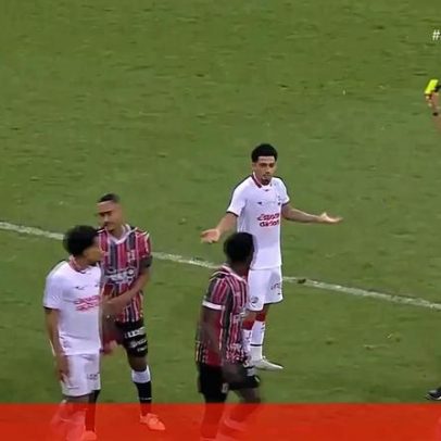 Náutico: jogador recebe cartão amarelo por subir à bola; Dodô surpreendido