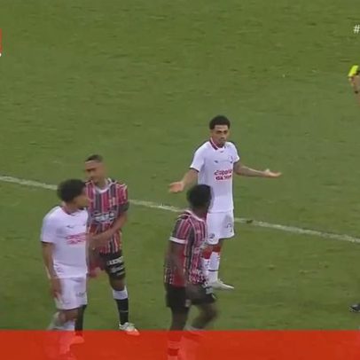 Jogador do Náutico leva cartão amarelo por subir à bola; Dodô surpreendido