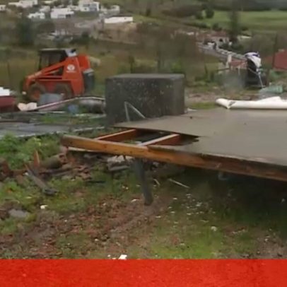 Casas pré-fabricadas destruídas pelo mau tempo em Sobral de Monte Agraço
