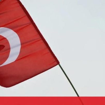 Turquia oferece mediação entre Irão e EUA enquanto prepara fronteira