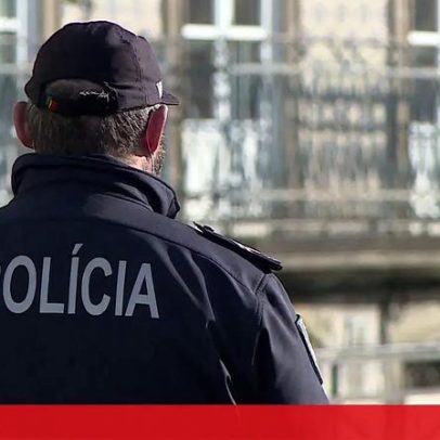 Homem agride namorada com garfo e a prende-a à sanita, detido