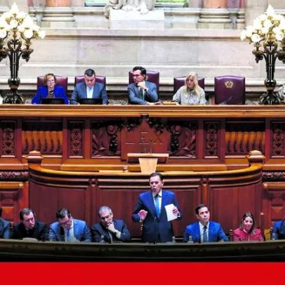 Pinto acusa Montenegro de pontes com PS; PM diz que Chega fez 82 pontes com PS