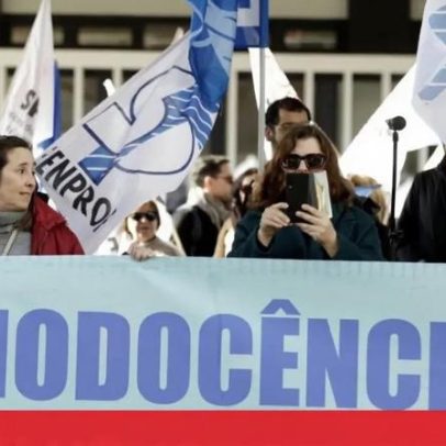 Professores e educadores protestam em Lisboa por redução da carga horária