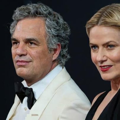 Estrelas de Hollywood criticam Trump e o ICE nos Globos de Ouro, com Ruffalo