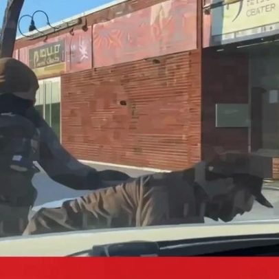 Dois agentes do ICE dispararam contra Alex Pretti em Minneapolis