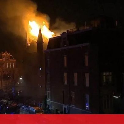 Igreja histórica de Amesterdão incendiada na passagem de Ano Novo