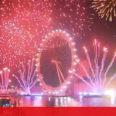 Fogos de artifício sobre o Tamisa marcam chegada de 2026 em Londres