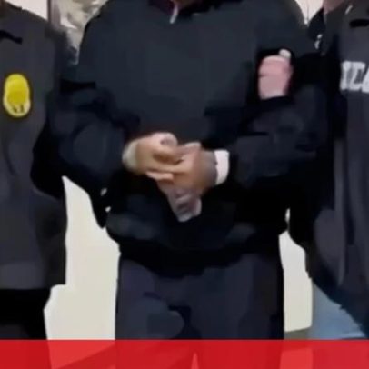 Nicolás Maduro chega a centro de detenção em Brooklyn algemado