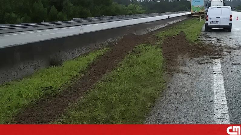 Despiste de camião na A32 em Vila Nova de Gaia deixa um ferido