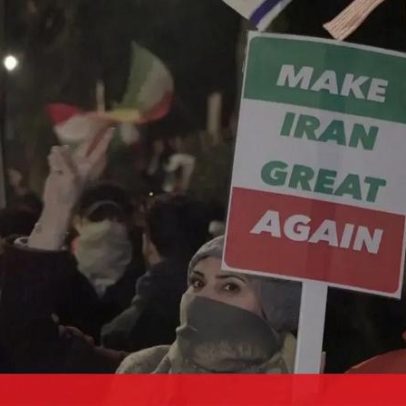 Manifestantes protestam contra o governo iraniano junto à embaixada em Londres