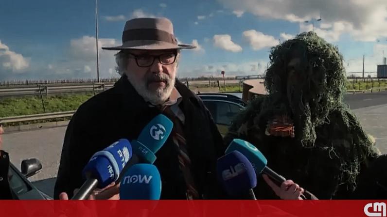 Manuel João Vieira vê tudo ao contrário na floresta e na paisagem