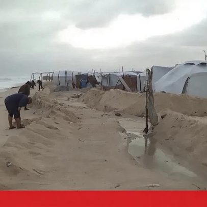 Palestinianos deslocados enfrentam frio intenso em tendas no sul de Gaza