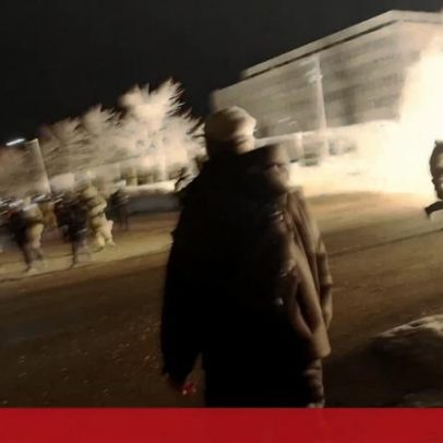 Agentes federais disparam granadas de atordoamento contra manifestantes