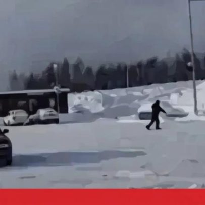 Vídeo mostra deslizamento de neve espetacular no Cáucaso russo
