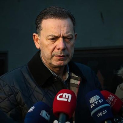 Primeiro-ministro vota e lembra papel do Presidente no equilíbrio do país