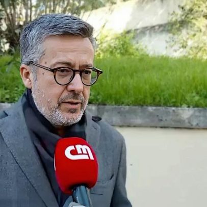 Carlos Moedas agradece o trabalho dos voluntários nas mesas de voto