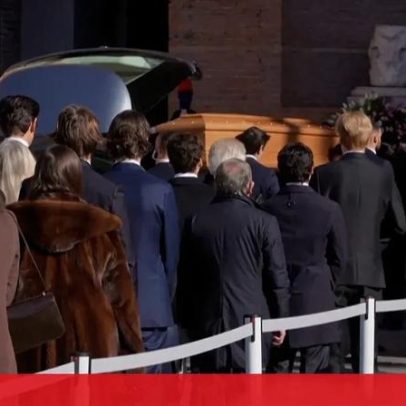 Celebridades da moda marcam presença no funeral de Valentino