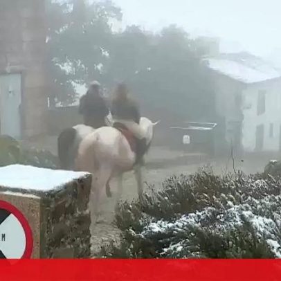 Neve pinta de branco a vila alentejana de Marvão