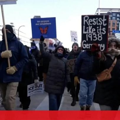 Protestos contra o ICE após agente de imigração matar homem a tiro