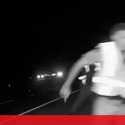 Polícias quase atingidas por carro descontrolado em autoestrada nos EUA