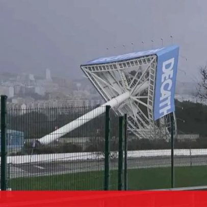 Vento forte derruba letreiro em Almada