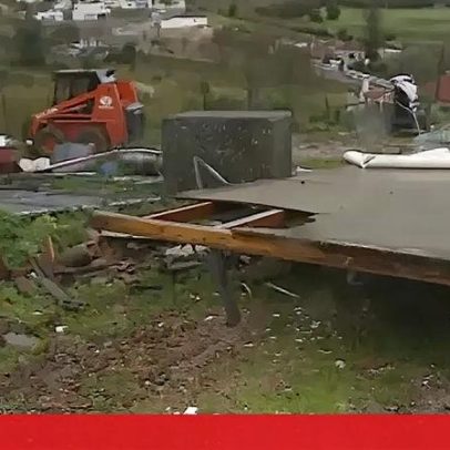 Casas pré-fabricadas destruídas por mau tempo em Sobral de Monte Agraço