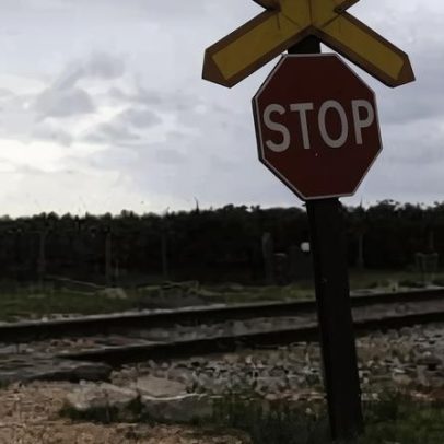 Plano da IP para reduzir acidentes em passagens de nível começa em Abrantes