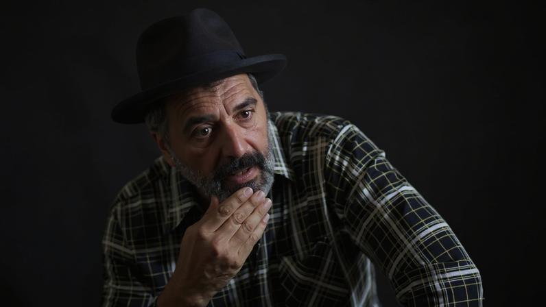 Manuel João Vieira desafia líderes partidários e convoca voto em si próprio