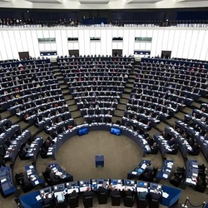 Eurodeputados aprovam reforço dos direitos de passageiros aéreos
