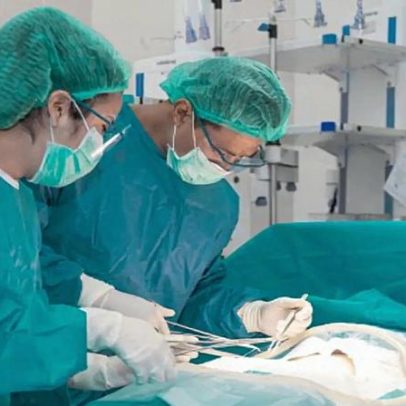 Homem doa dois órgãos à filha no primeiro transplante de dador vivo em Itália
