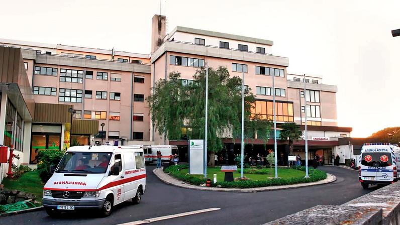 Ocorrência teve lugar num dos parques automóveis do Hospital de São Francisco Xavier, em Lisboa