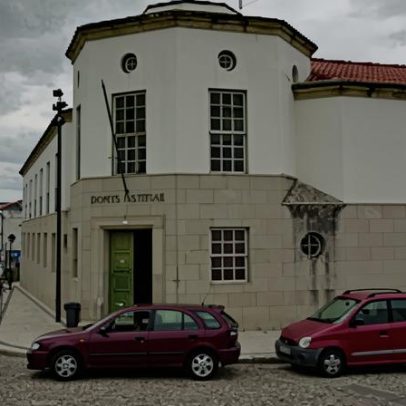 Homem de 92 anos detido por agressão à companheira em Foz Côa