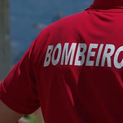 Incêndio habitacional em curso em Sintra continua a mobilizar bombeiros