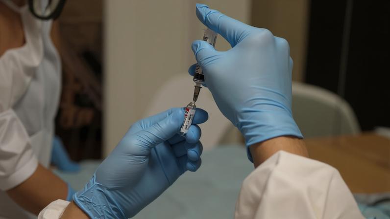 Pandemias em 2026: as quatro doenças que mais preocupam os médicos após surtos no Reino Unido