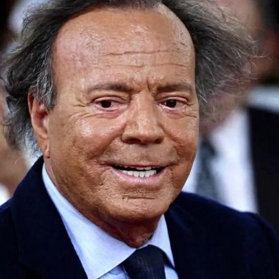Julio Iglesias divulga mensagens privadas para acusações de agressão sexual
