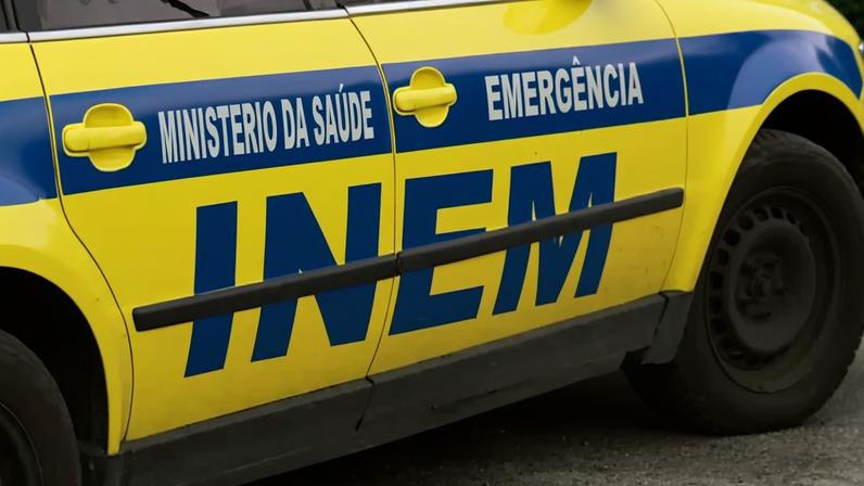 Ao local acorreram os Sapadores do Porto e o INEM