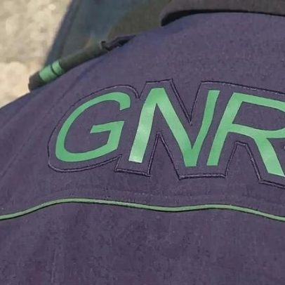 Homem detido em Avis por agredir e desviar dinheiro à companheira