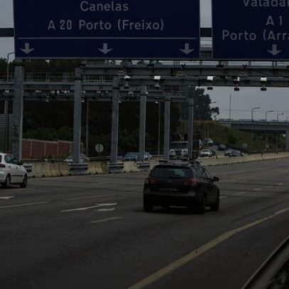 PS aprova lei que clarifica isenção de portagens para veículos em várias vias