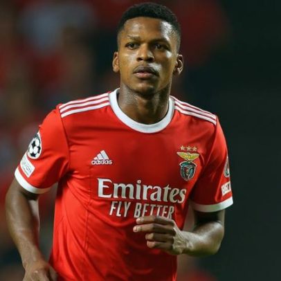 Ex-jogador do Benfica torna-se pai pela terceira vez