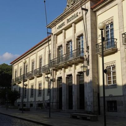 Homem detido por partir janelas do tribunal de Viana do Castelo