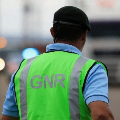 Grávida e marido feridos após despiste em Oliveira de Azeméis