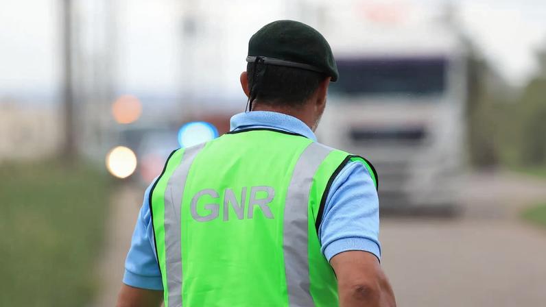 Homem detido em Portalegre por violência física e psicológica contra companheira