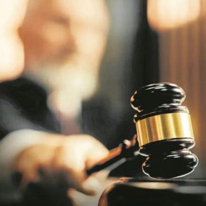 Irmãos acusados de matar o pai saem em liberdade