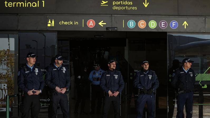 PSP detém luso-venezuelano procurado por extorsão no Aeroporto de Lisboa