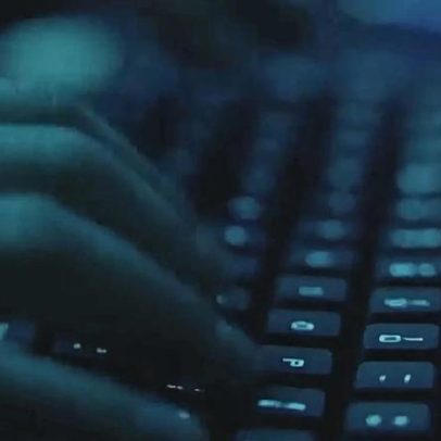 Pagou 976 euros após mensagem de falsa irmã